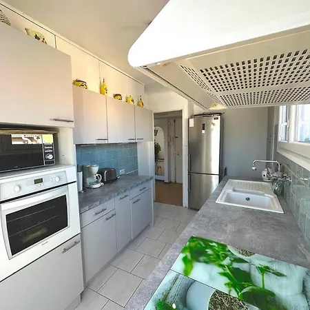 Viva Riviera Large 1 Bedroom With Sunny Terrace *